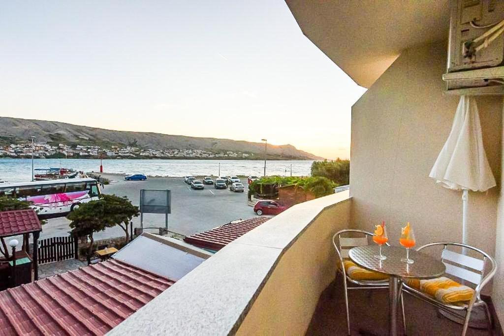 Apartmani "Jadran" Паг Экстерьер фото