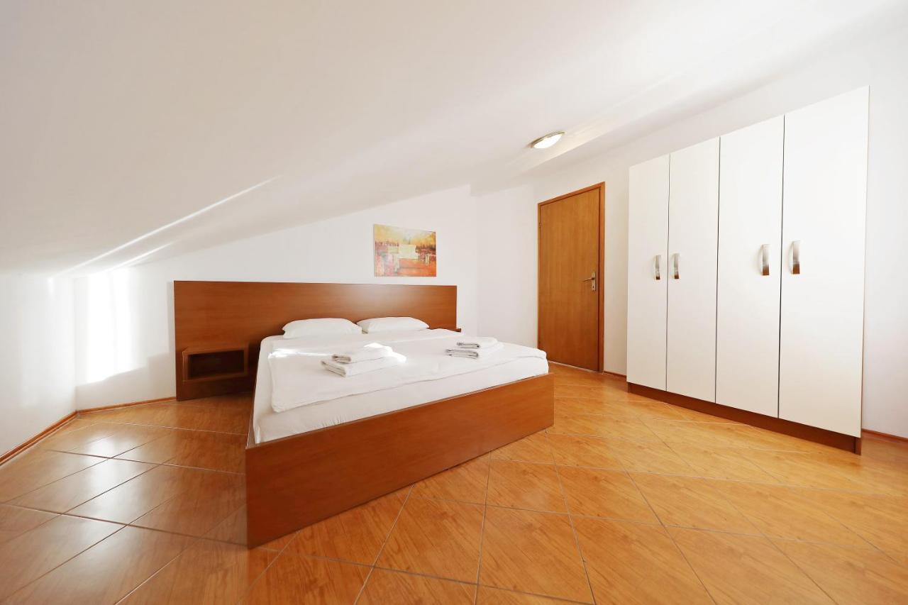 Apartmani "Jadran" Паг Экстерьер фото