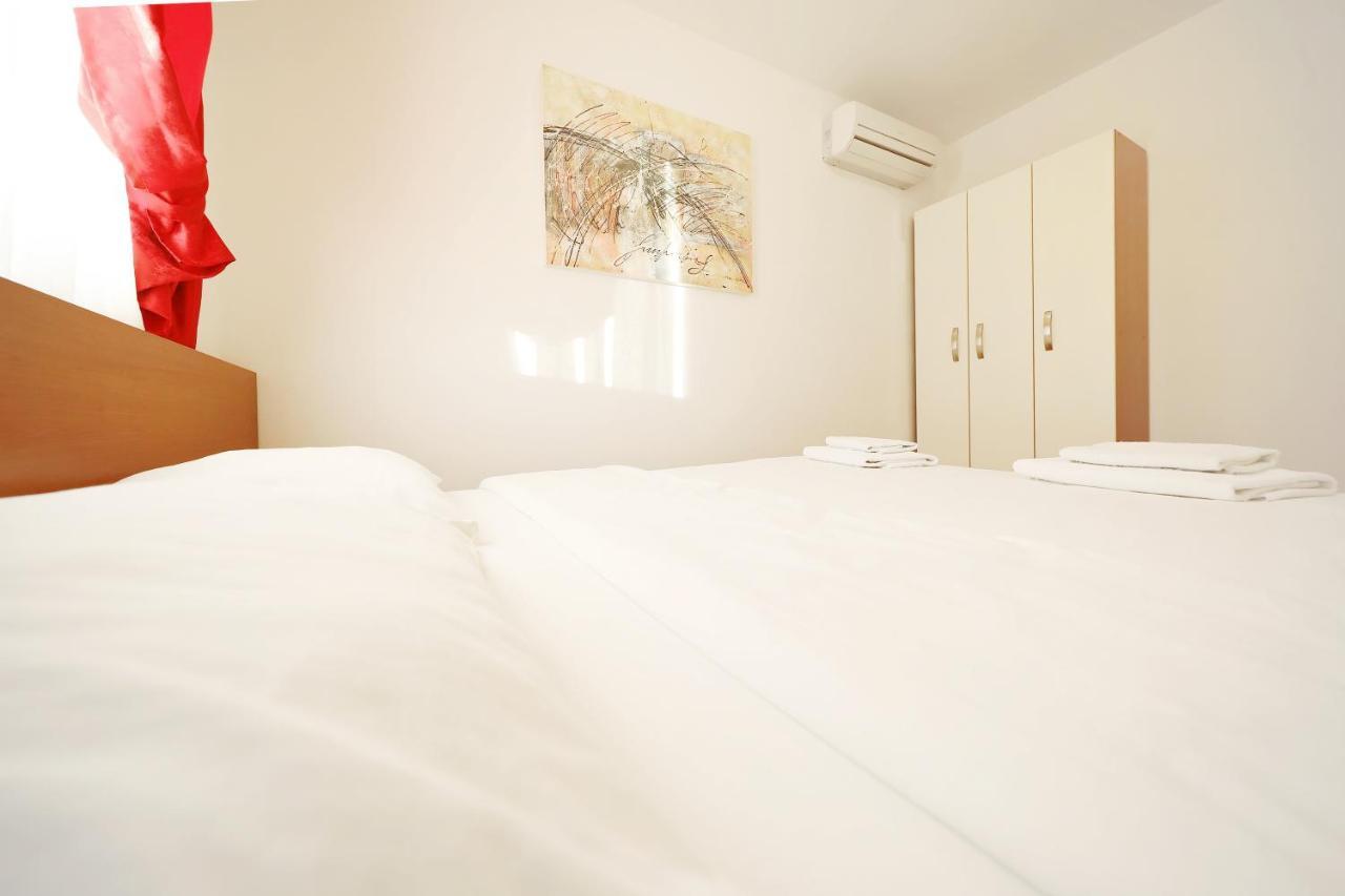 Apartmani "Jadran" Паг Экстерьер фото