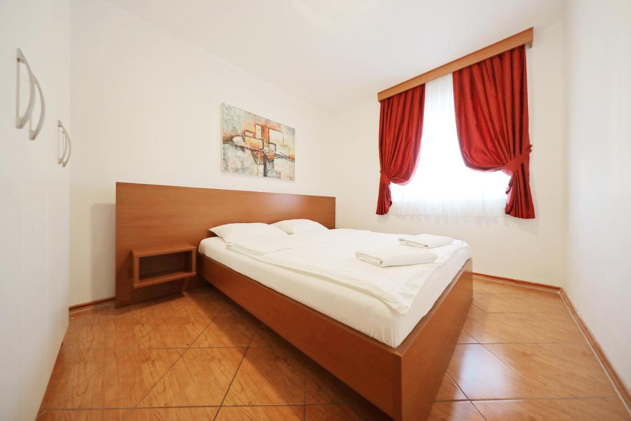 Apartmani "Jadran" Паг Экстерьер фото