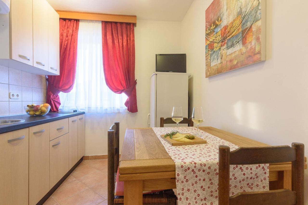 Apartmani "Jadran" Паг Экстерьер фото