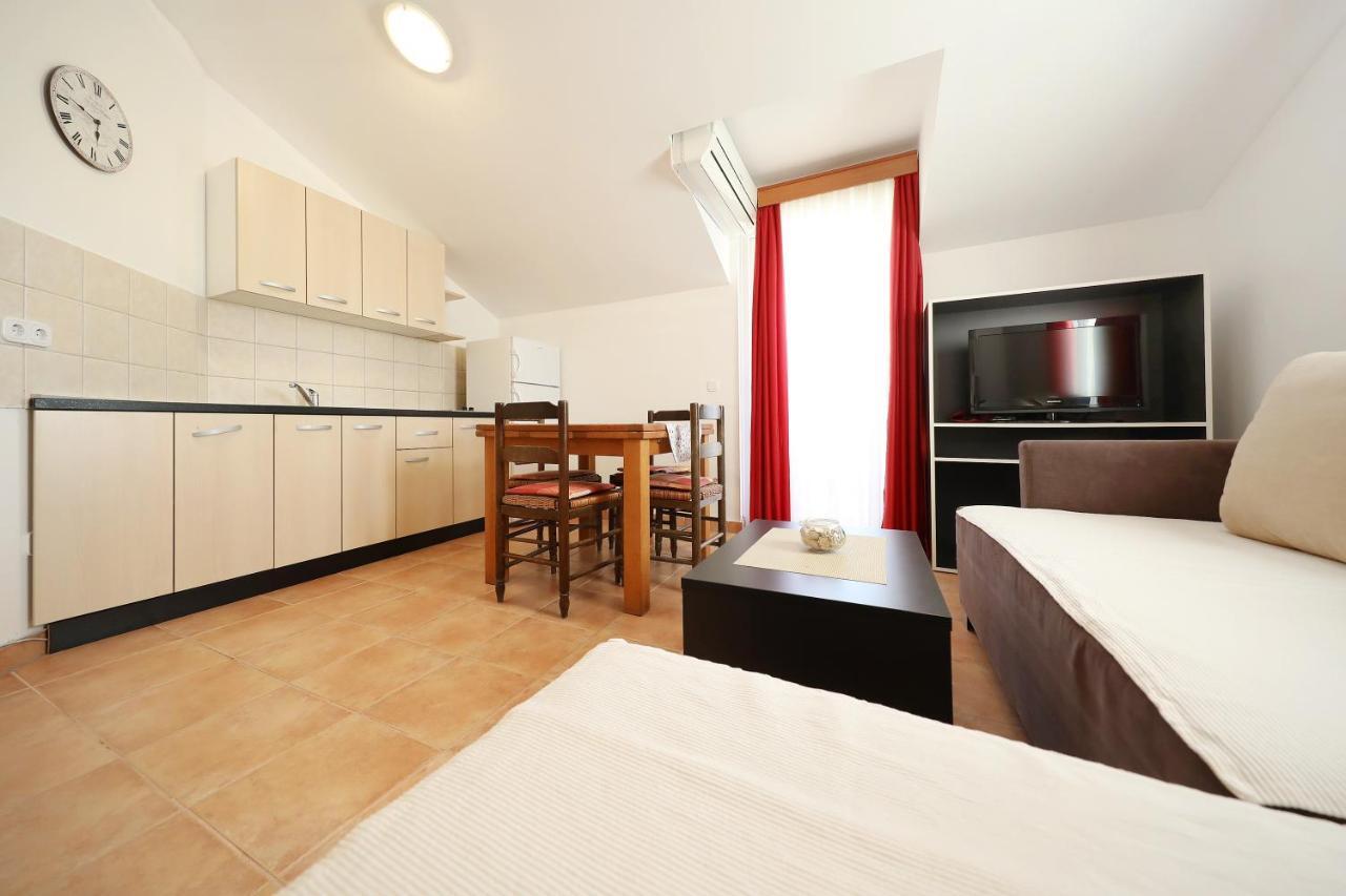 Apartmani "Jadran" Паг Экстерьер фото